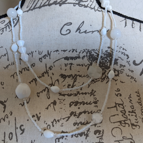 White Beaded 44" Necklace NWOT - Picture 4 of 4